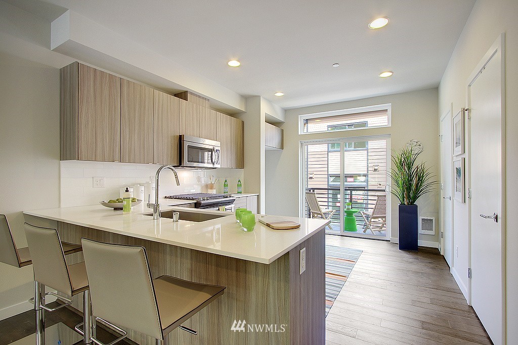 168 Sky Ridge Walk Northwest, Unit 11 Issaquah, WA 98027 - Photo 10 of 24