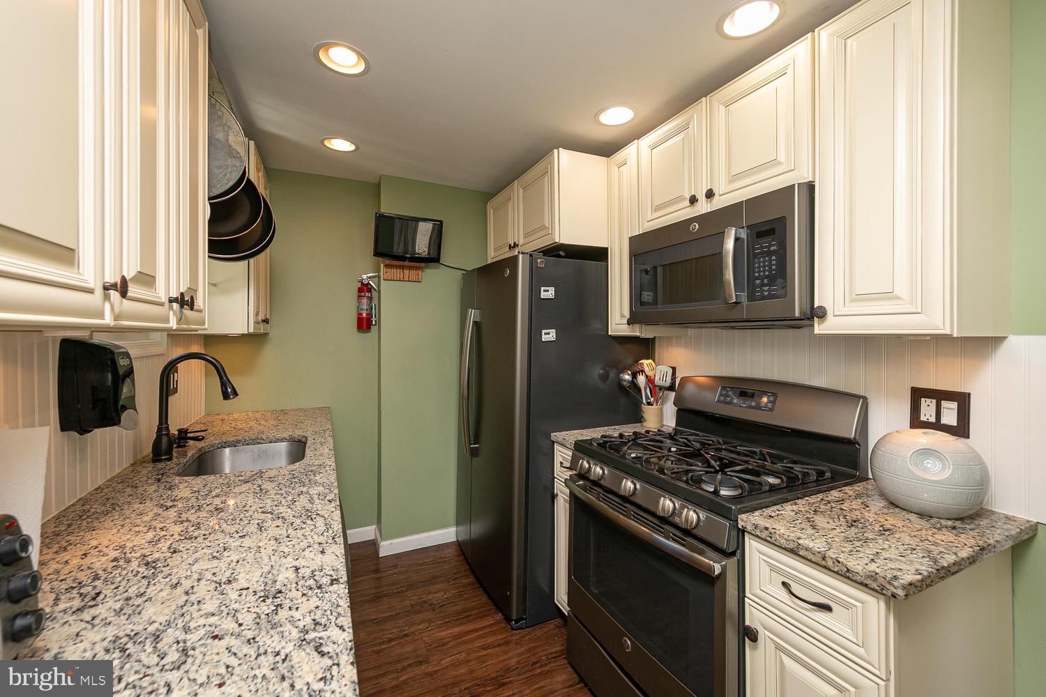 367 Locust Road Glenside, PA 19038 - Photo 11 of 26 Gallery Image 11
