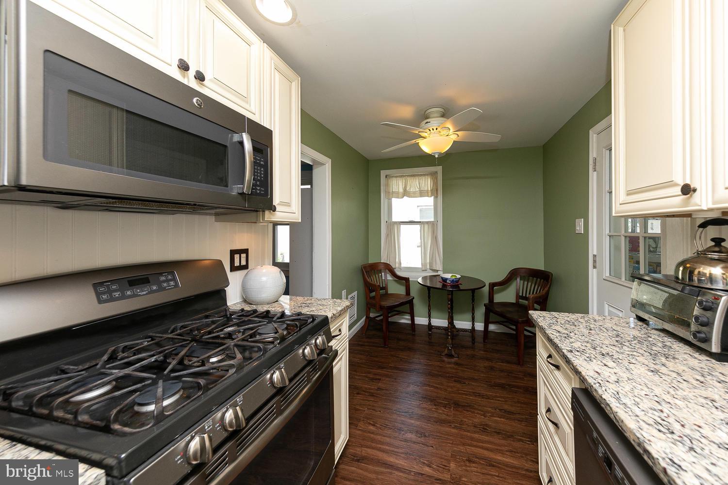 367 Locust Road Glenside, PA 19038 - Photo 12 of 26 Gallery Image 12