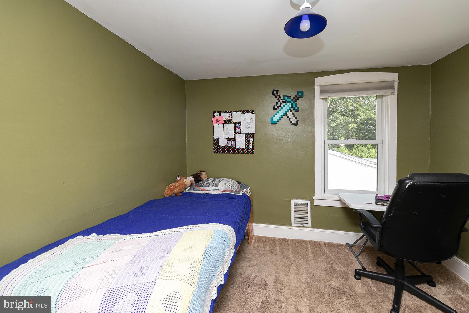 367 Locust Road Glenside, PA 19038 - Photo 15 of 26 Middle Bedroom