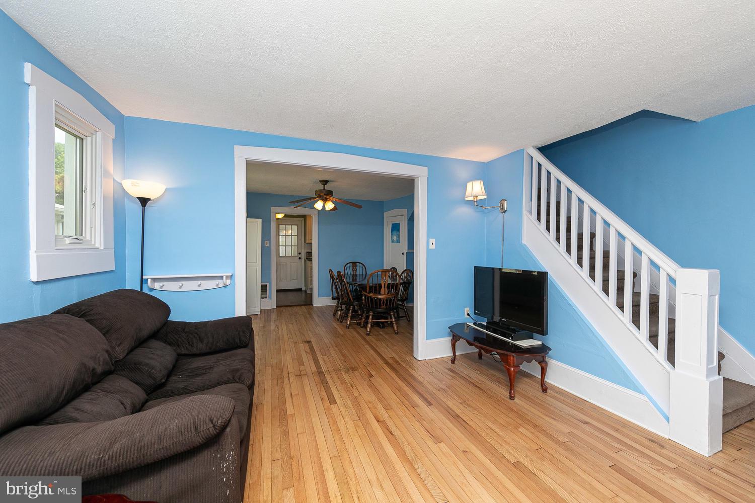 367 Locust Road Glenside, PA 19038 - Photo 4 of 26 Living Room