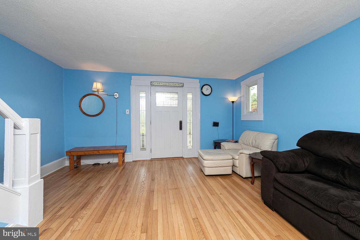 367 Locust Road Glenside, PA 19038 - Photo 5 of 26 Living Room