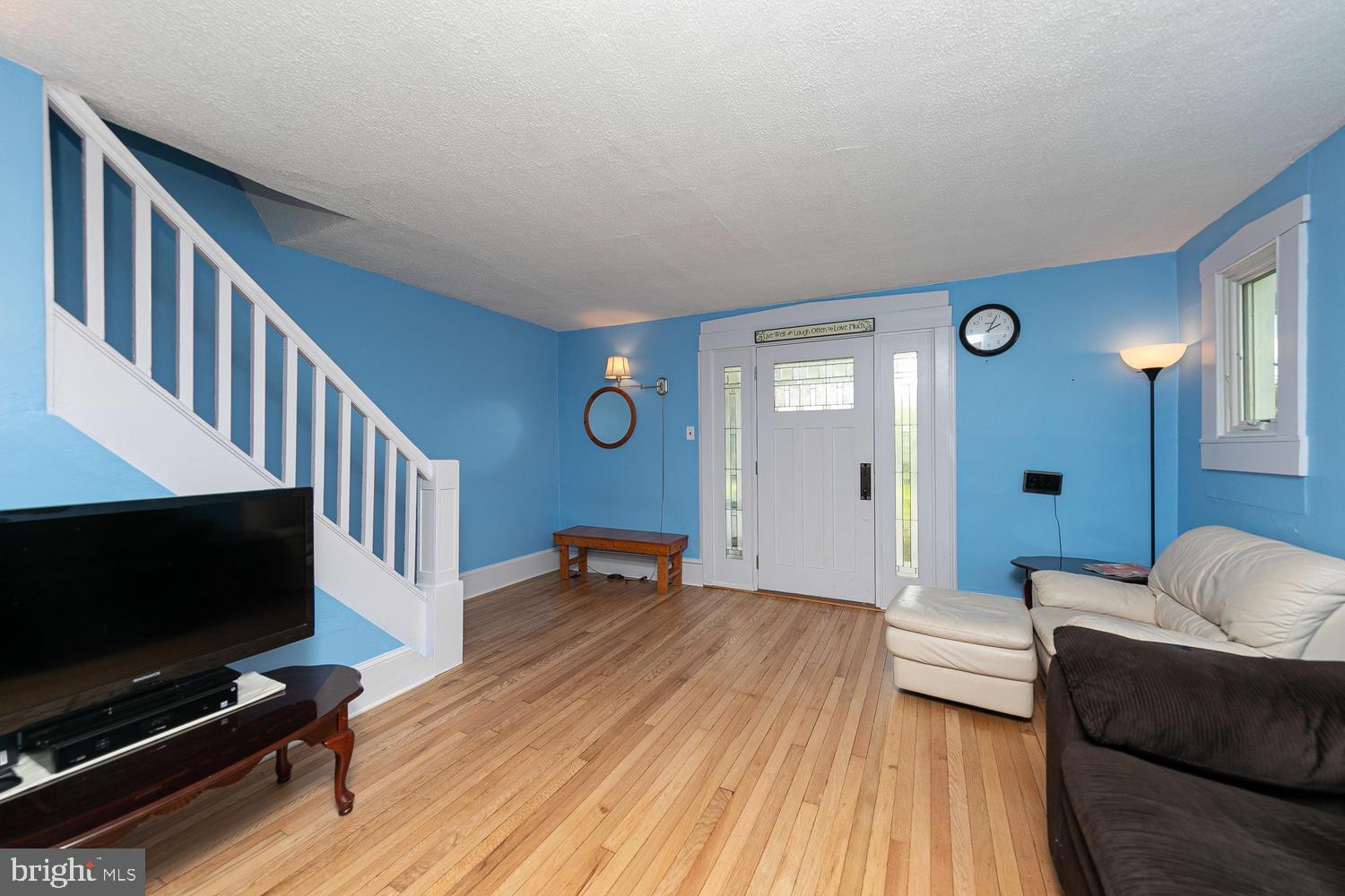367 Locust Road Glenside, PA 19038 - Photo 6 of 26 Living Room
