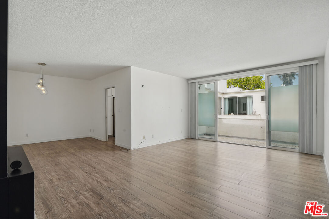 930 3rd Street, Unit 303 Santa Monica, CA 90403 - Photo 8 of 39