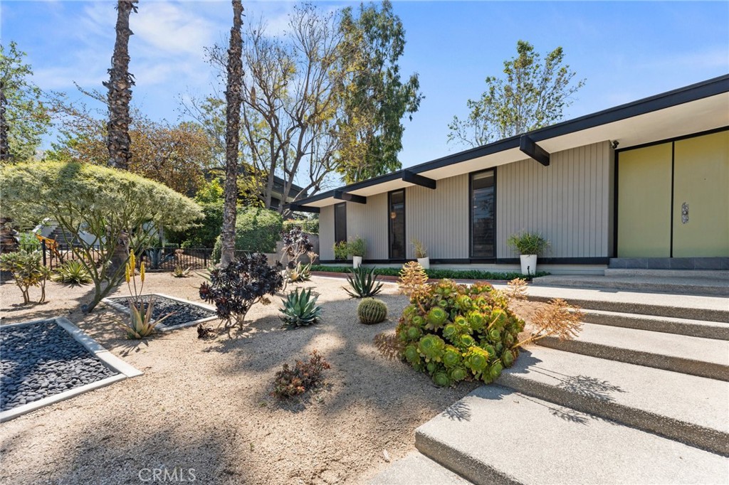 4259 Quail Road Riverside, CA 92507 - Photo 5 of 72 a view of a yard with potted plants