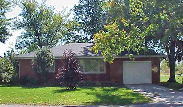1915 East Royerton Road Muncie, IN 47303 - Photo 2 of 3 Gallery Image 2