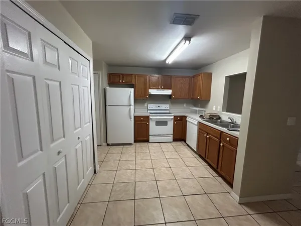 $1,575 | 1231 Southeast 8th Terrace, Cape Coral, FL 33990