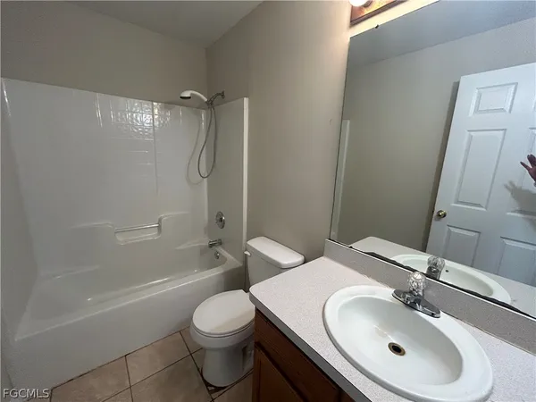 $1,575 | 1231 Southeast 8th Terrace, Cape Coral, FL 33990