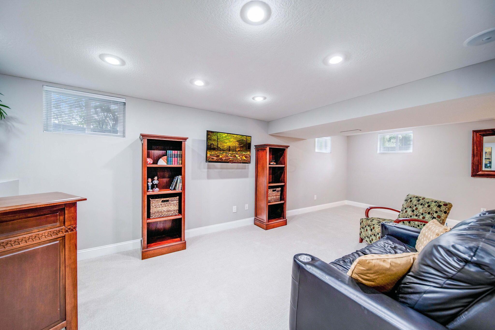 971 Ridge Crest Drive Columbus, OH 43230 - Photo 22 of 33 45-web-or-mls-DSC06447_8_9