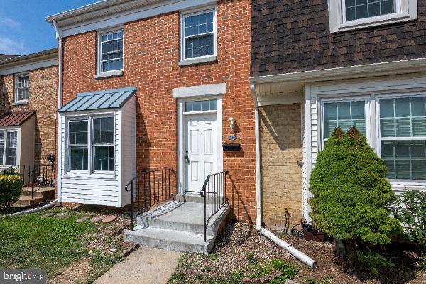 6448 Franconia Court Springfield, VA 22150 - Photo 3 of 40