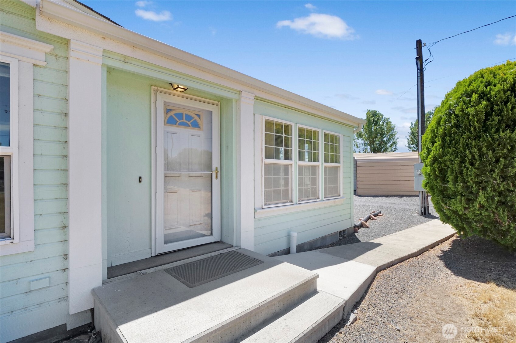 6417 Ferguson Road Northeast Moses Lake, WA 98837 - Photo 13 of 40
