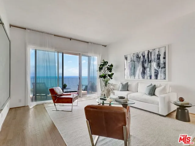 $1,680,000 | 18111 Coastline Drive, Unit 2, Malibu, CA 90265