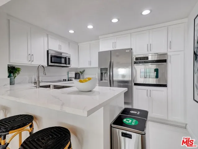 $1,680,000 | 18111 Coastline Drive, Unit 2, Malibu, CA 90265