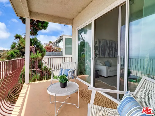 $1,680,000 | 18111 Coastline Drive, Unit 2, Malibu, CA 90265