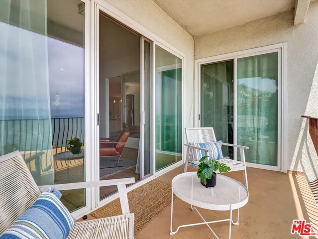 $1,680,000 | 18111 Coastline Drive, Unit 2, Malibu, CA 90265