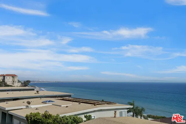 $1,680,000 | 18111 Coastline Drive, Unit 2, Malibu, CA 90265