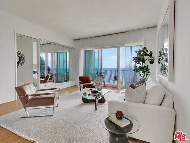 $1,680,000 | 18111 Coastline Drive, Unit 2, Malibu, CA 90265