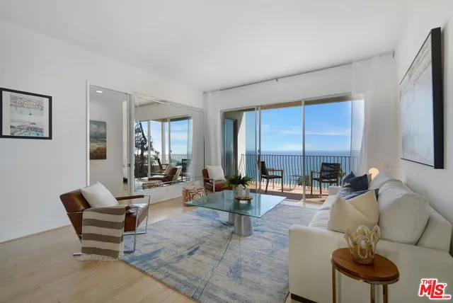 $1,680,000 | 18111 Coastline Drive, Unit 2, Malibu, CA 90265