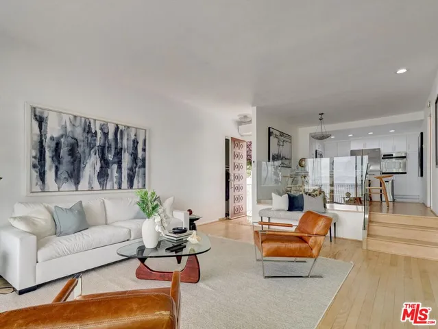 $1,680,000 | 18111 Coastline Drive, Unit 2, Malibu, CA 90265