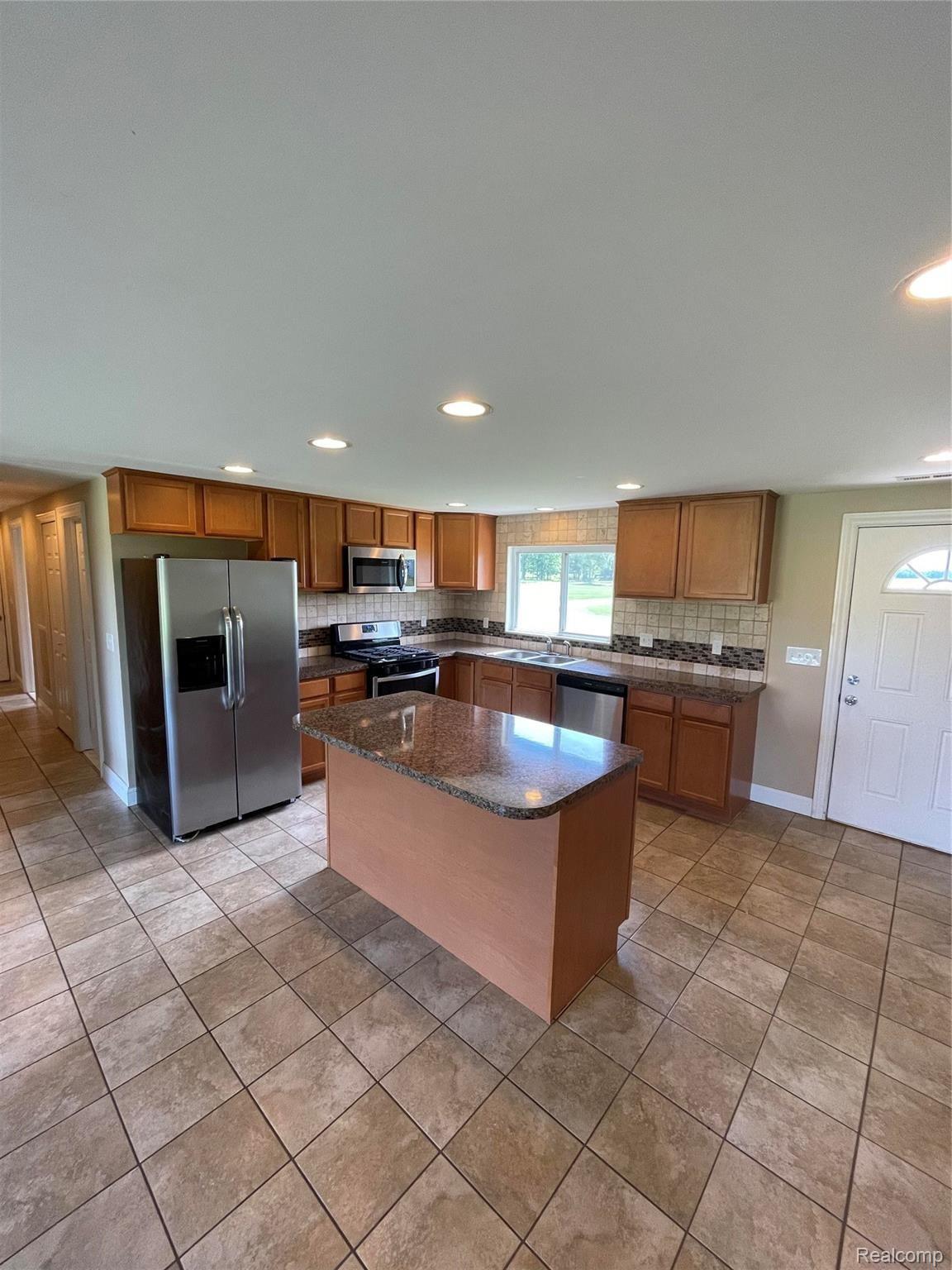 22689 Bordman Road Allenton, MI 48002 - Photo 4 of 23 IMG_3544.jpg
