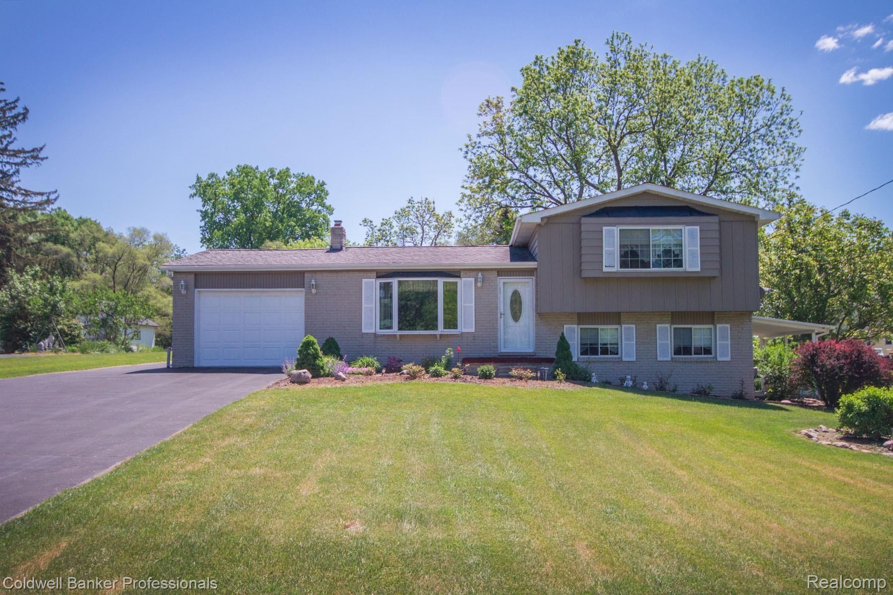 14027 Fenton Road Fenton, MI 48430 - Photo 1 of 36 Fenton Rd (2).jpg