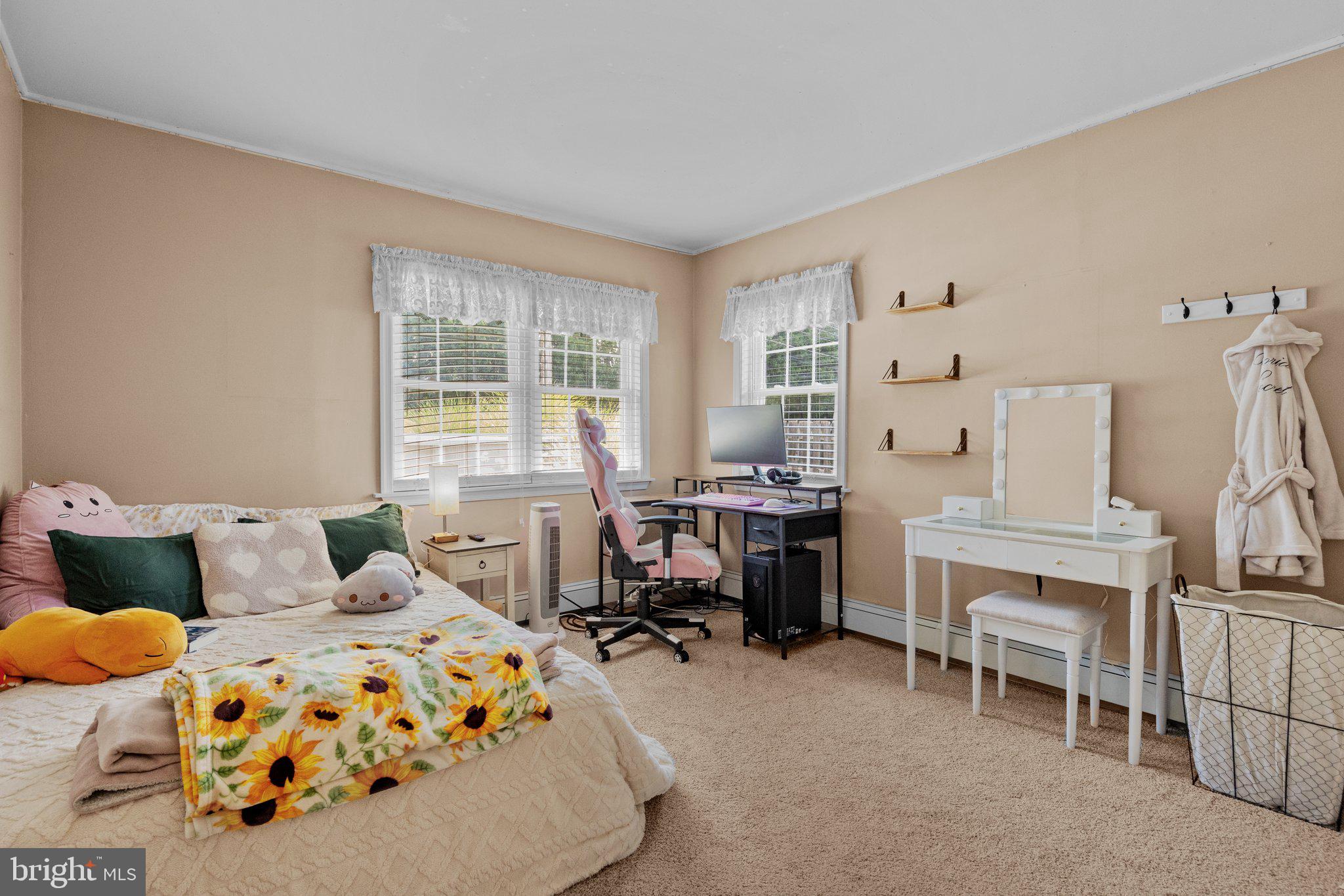 33 Sugarplum Road Levittown, PA 19056 - Photo 18 of 41 Gallery Image 18