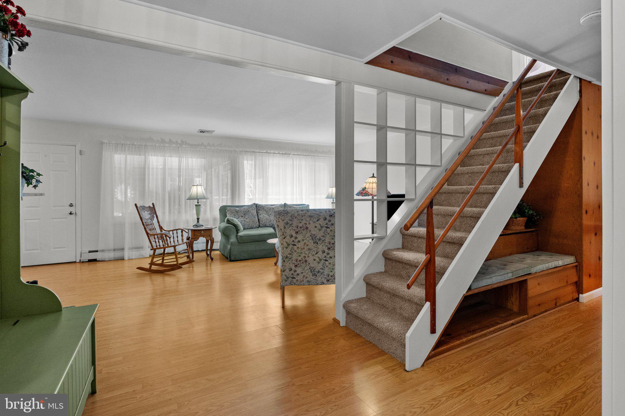 33 Sugarplum Road Levittown, PA 19056 - Photo 4 of 41 Gallery Image 4