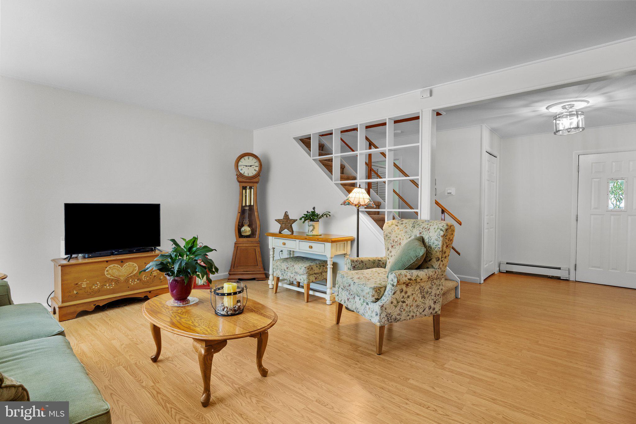 33 Sugarplum Road Levittown, PA 19056 - Photo 7 of 41 Gallery Image 7