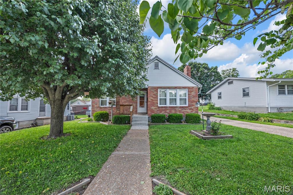 428 West 9th Street Hermann, MO 65041 - Photo 2 of 35