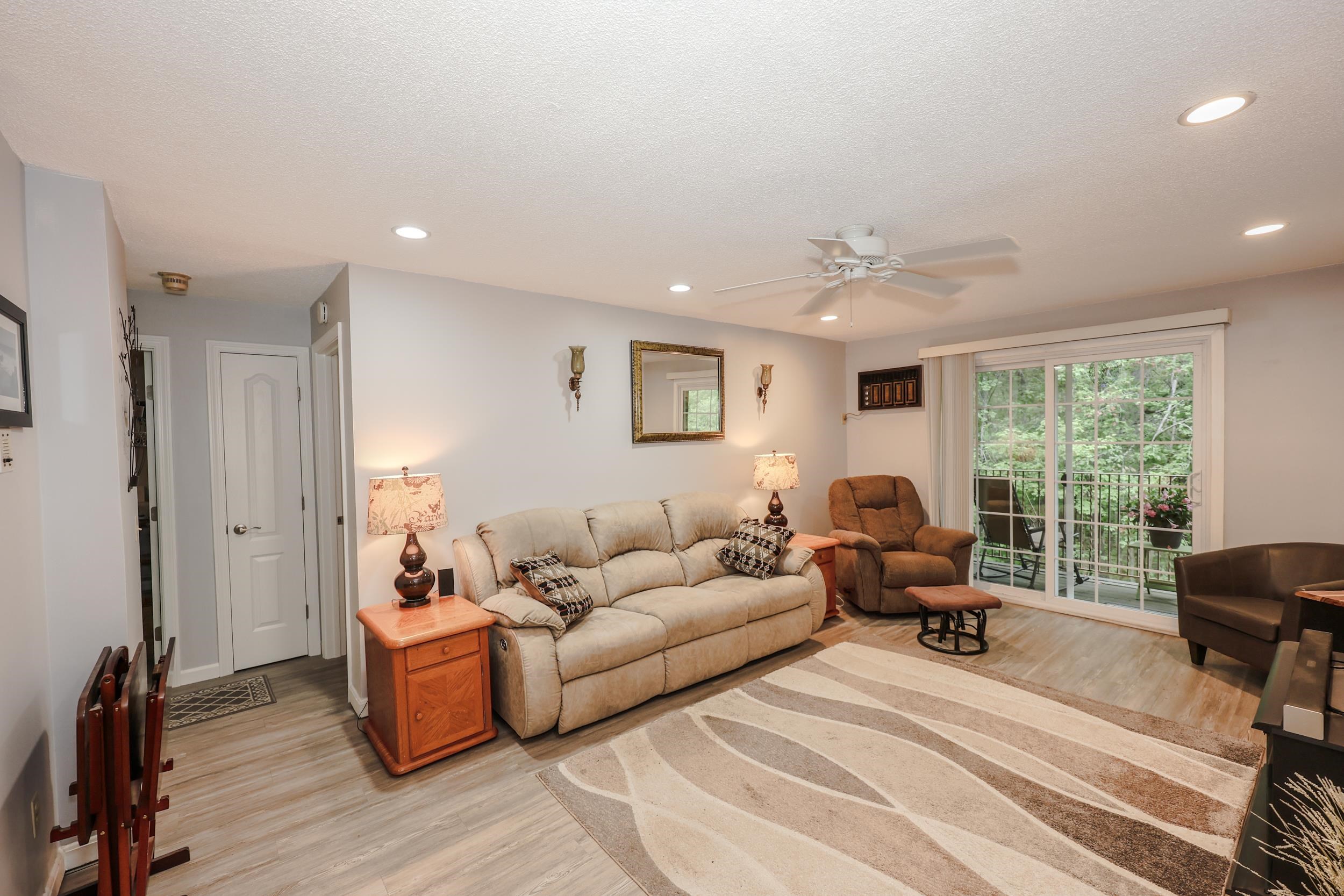 379 Huse Road, Unit 14 Manchester, NH 03103 - Photo 11 of 25