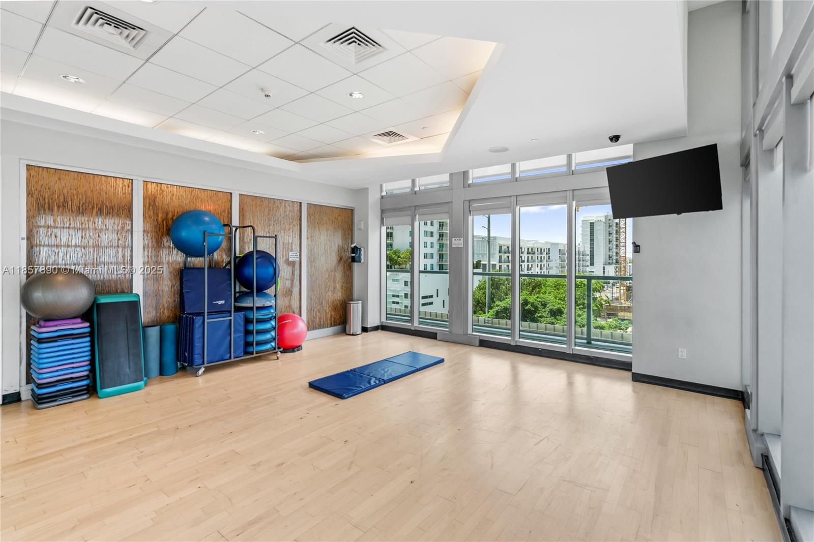 1111 Southwest 1st Avenue, Unit 2222N Miami, FL 33130 - Photo 48 of 53 a very nice looking room with a large window