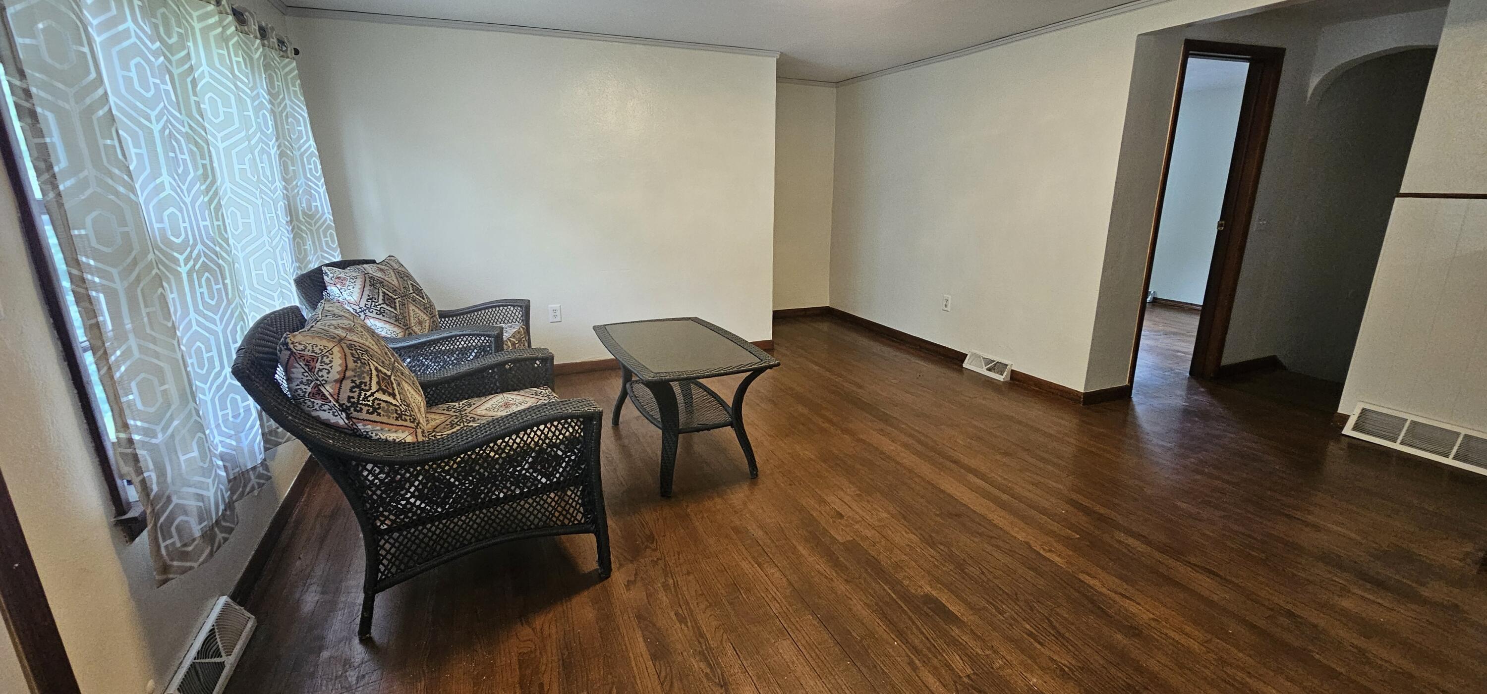 11102 82nd Street Pleasant Prairie, WI 53158 - Photo 10 of 43 Living Room