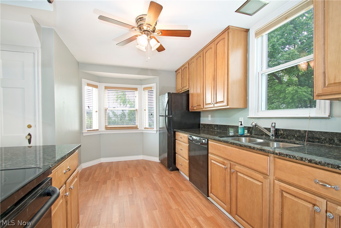 1097 Rushleigh Road Cleveland Heights, OH 44121 - Photo 8 of 15