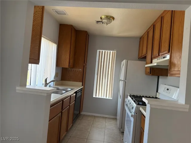 $1,275 | 4896 Nara Vista Way, Unit 201, Las Vegas, NV 89103