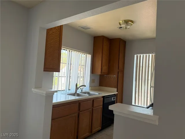 $1,275 | 4896 Nara Vista Way, Unit 201, Las Vegas, NV 89103