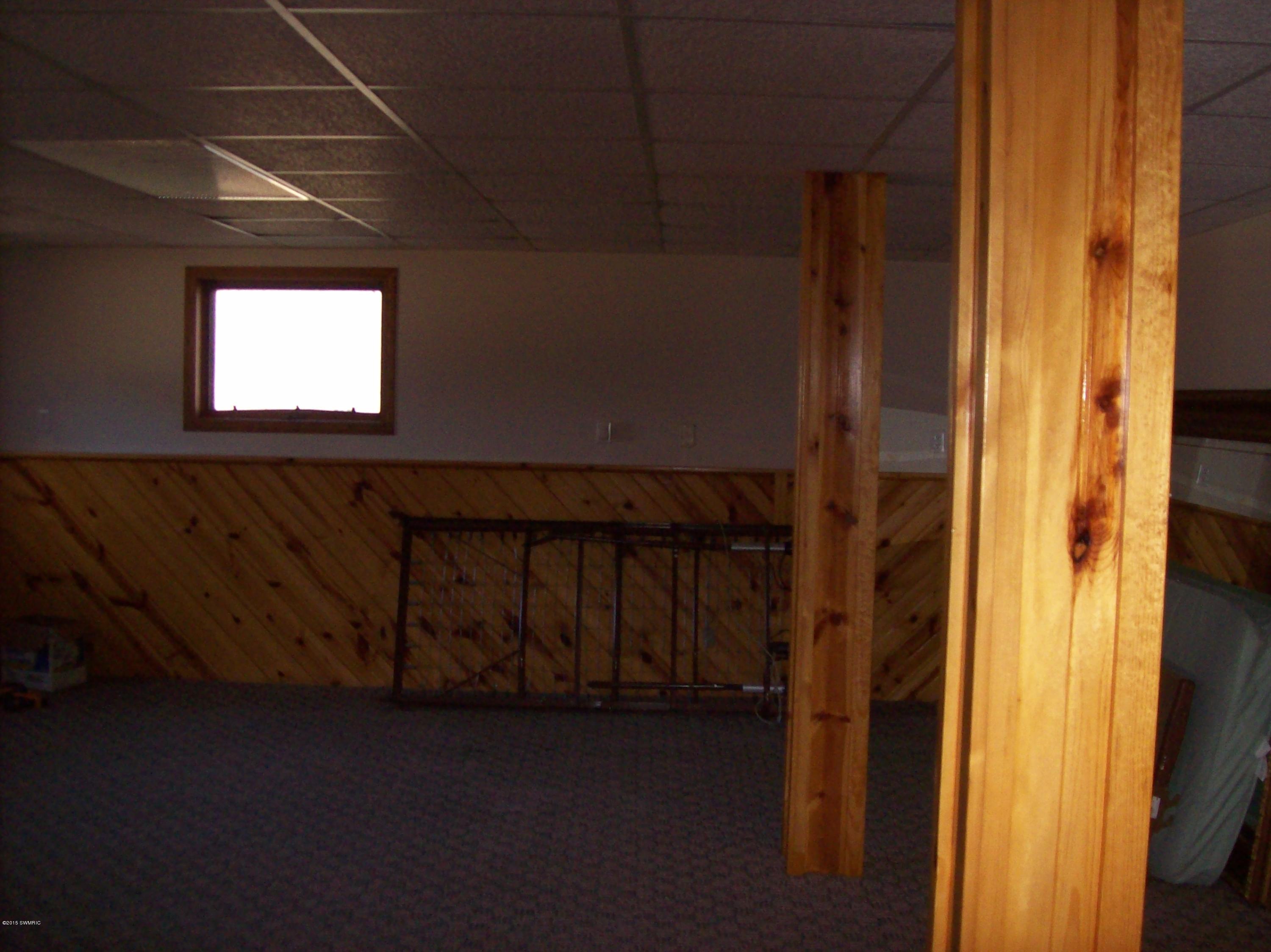 261 South Stevenson Road Sheridan, MI 48884 - Photo 7 of 9 100_2693.JPG