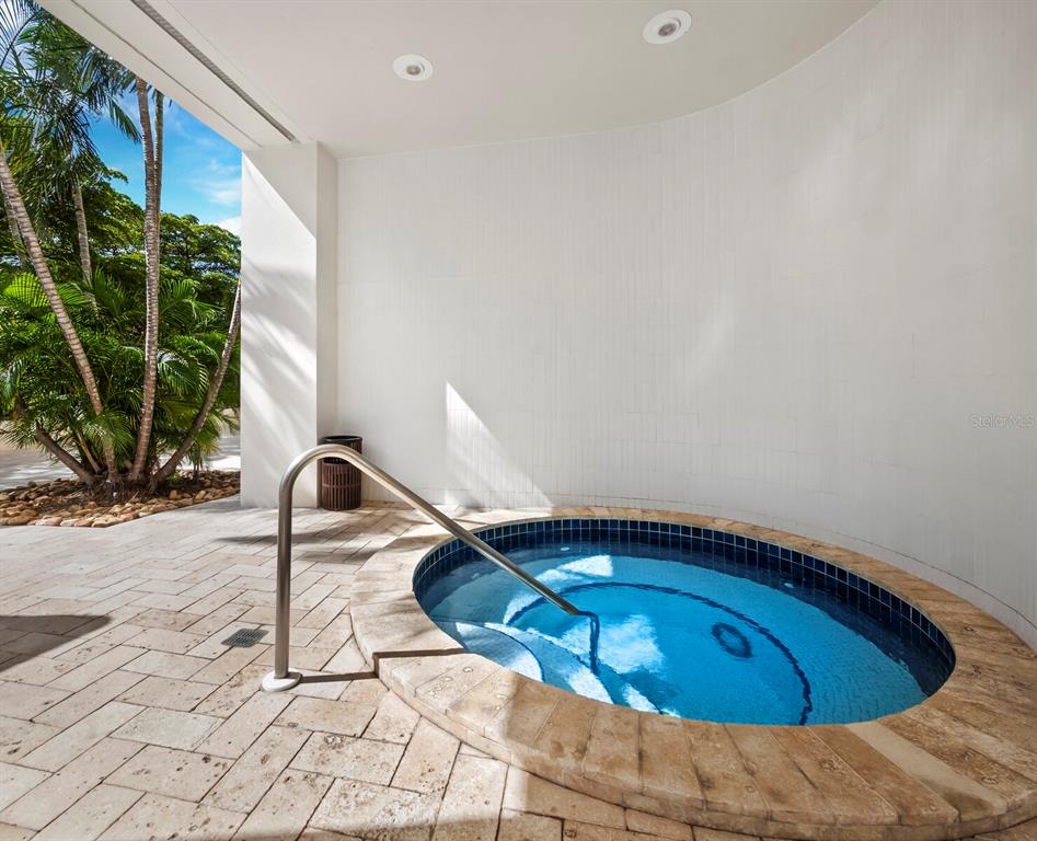 1255 North Gulfstream Avenue, Unit 408 Sarasota, FL 34236 - Photo 33 of 35 a view of a bathtub in a patio