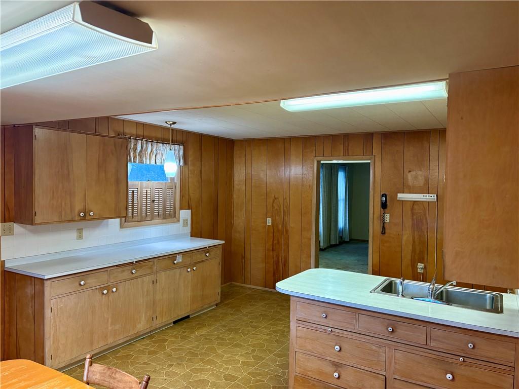 507 South Main Street Yates Center, KS 66783 - Photo 11 of 32