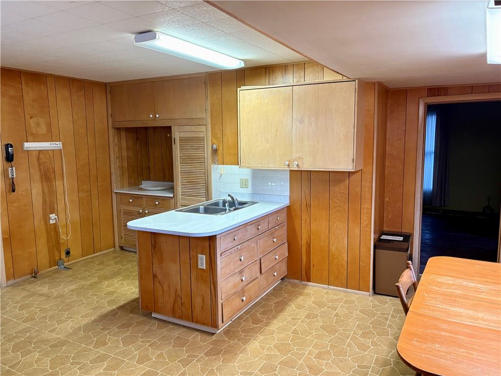 507 South Main Street Yates Center, KS 66783 - Photo 9 of 32