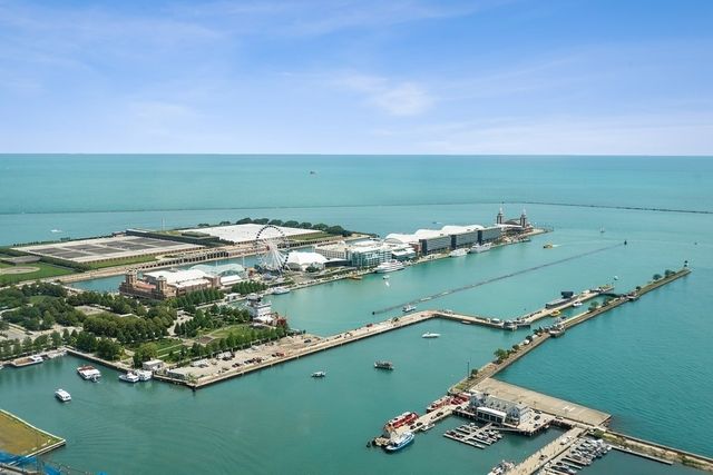 $675,000 | 195 North Harbor Drive, Unit 802, Chicago, IL 60601