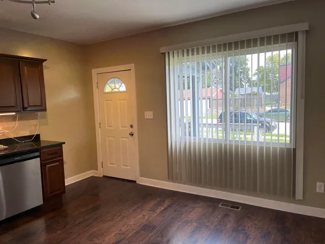 $1,600 | 602 Michigan Avenue, South Milwaukee, WI 53172