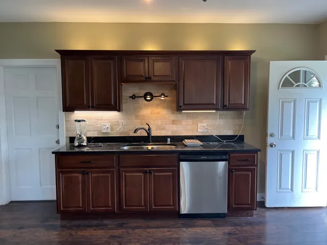 $1,600 | 602 Michigan Avenue, South Milwaukee, WI 53172