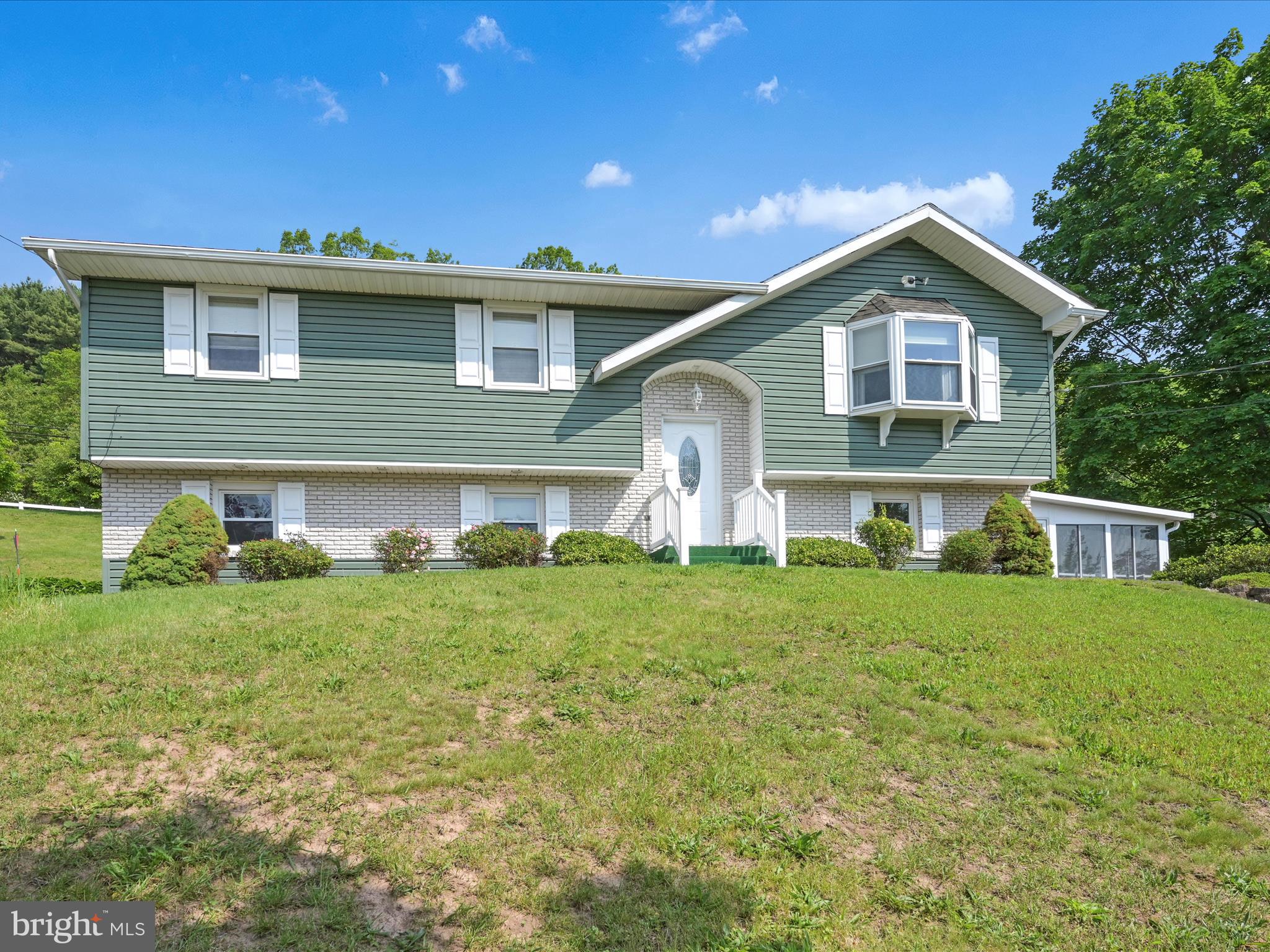 21 Lower Road Tamaqua, PA 18252 - Photo 1 of 30 Front