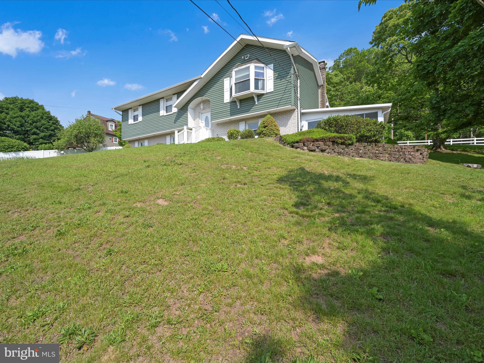21 Lower Road Tamaqua, PA 18252 - Photo 3 of 30 Front