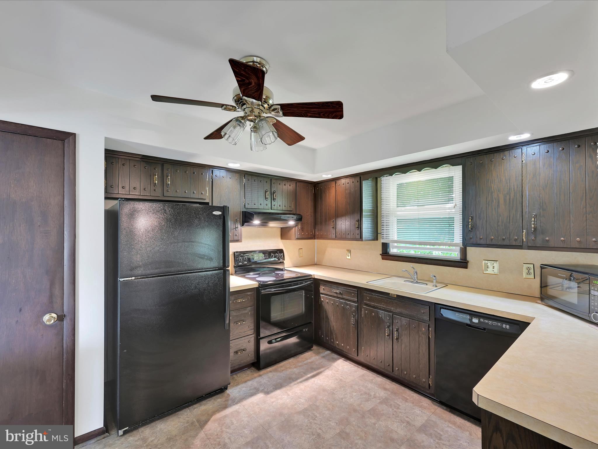 21 Lower Road Tamaqua, PA 18252 - Photo 9 of 30 Kitchen
