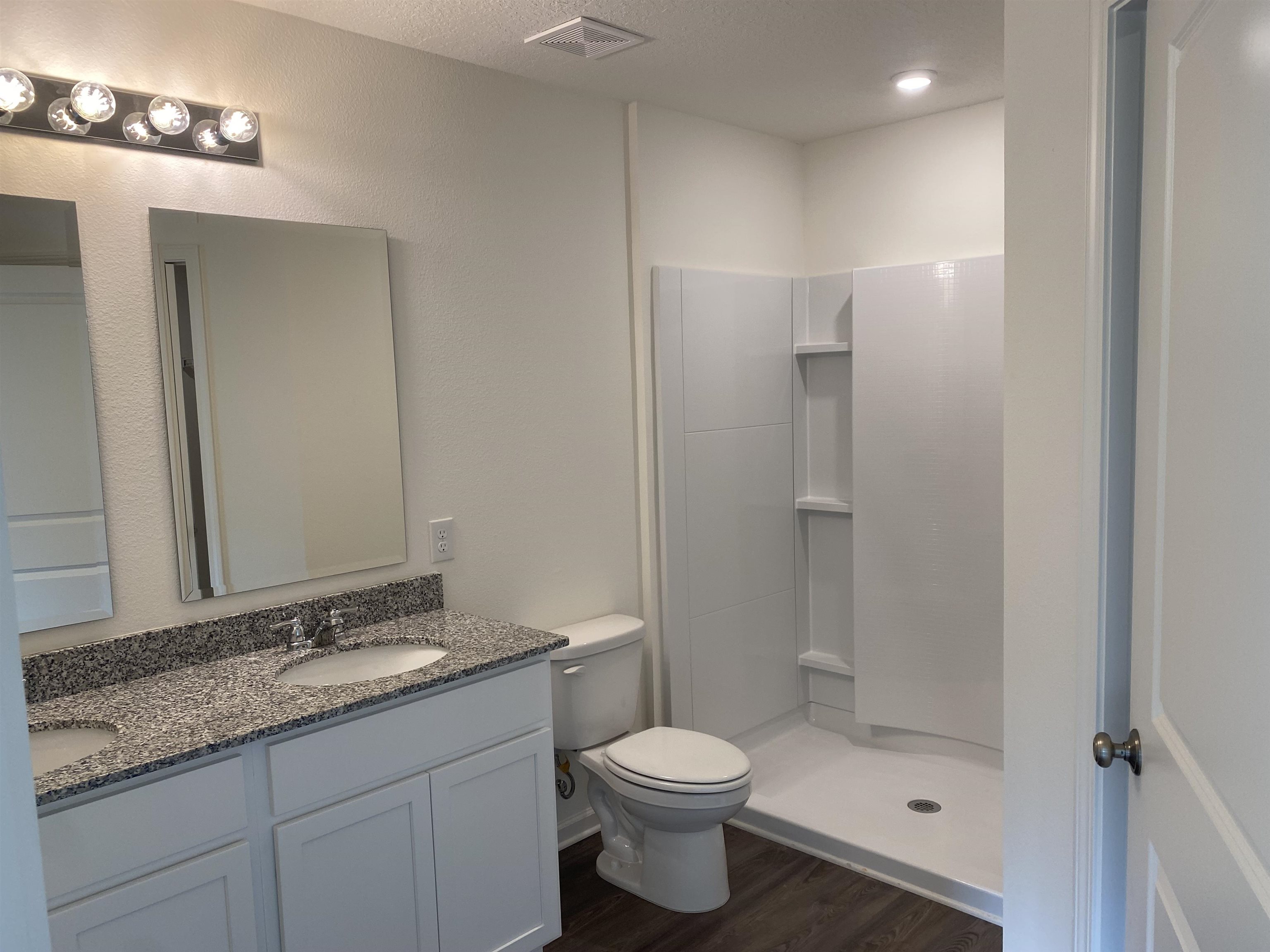 21641 Sutherland Circle Fairhope, AL 36532 - Photo 11 of 17 Bathroom