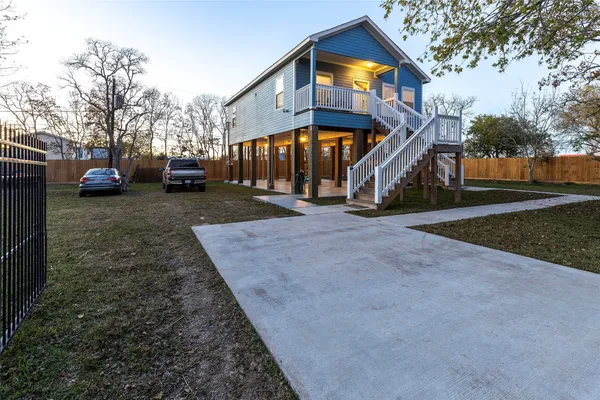 $325,000 | 1126 3ks Street, San Leon, TX 77539