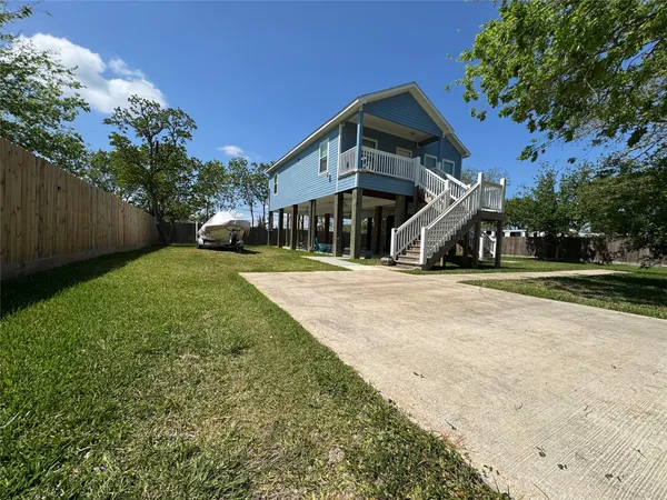 $325,000 | 1126 3ks Street, San Leon, TX 77539