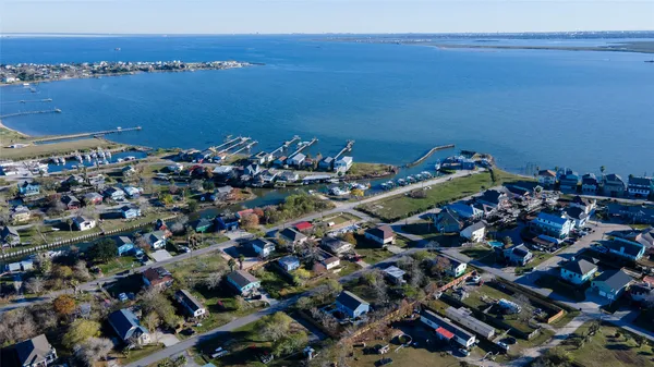 $325,000 | 1126 3ks Street, San Leon, TX 77539