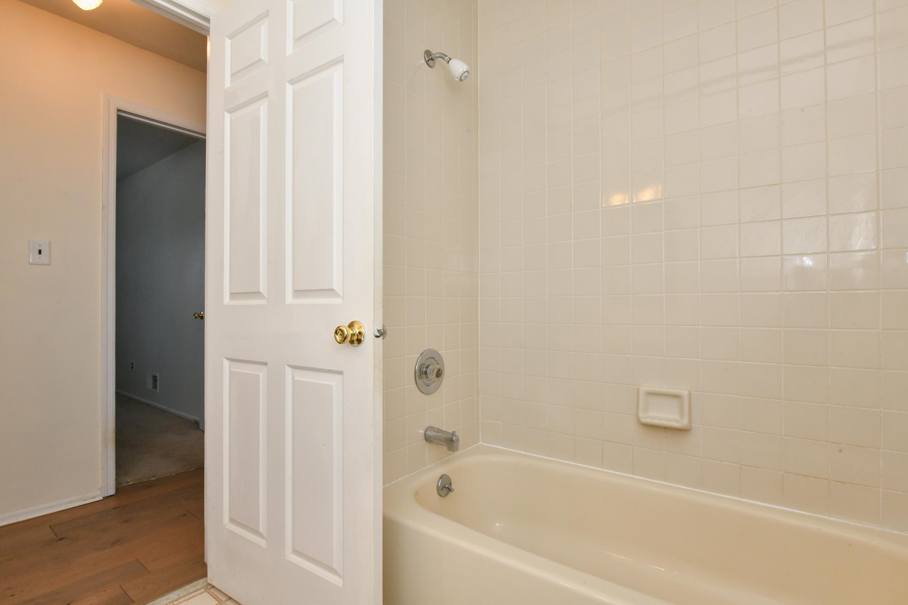 290 Alpine Way, Unit A Woodbridge, NJ 07095 - Photo 19 of 33